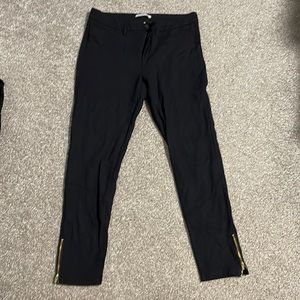 41 Hawthorne Ponte knit skinny pants.